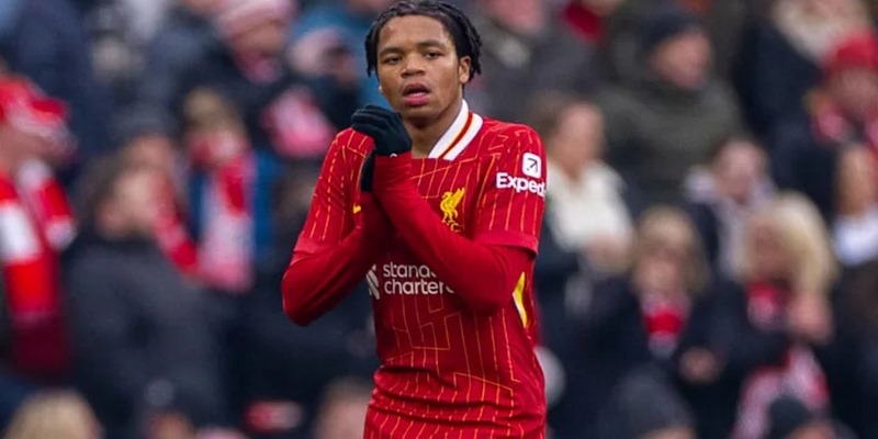 Bước ngoặt đến khi Rio chuyển sang thi đấu cho Liverpool 